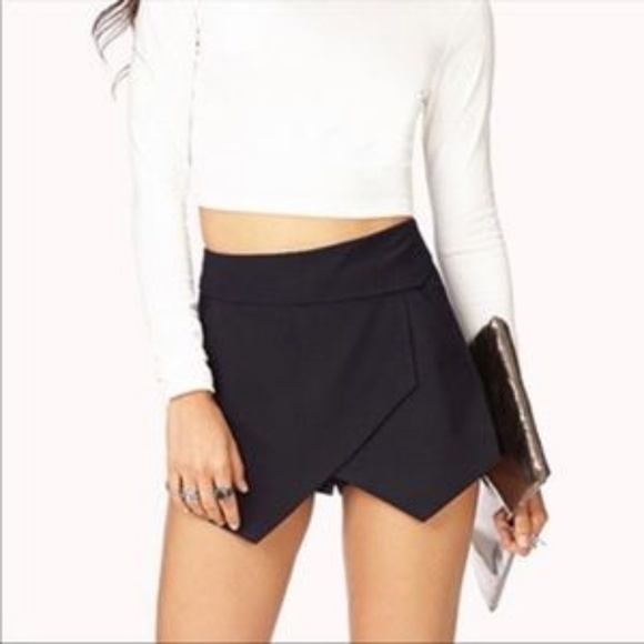 My-Kim collection black envelope skort high rise - Picture 2 of 8